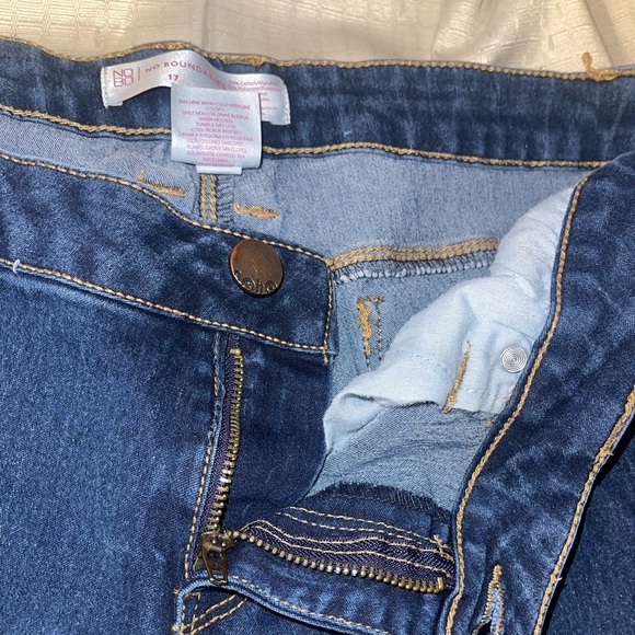 EUC No Boundaries Juniors Blue Jeans - Picture 6 of 9